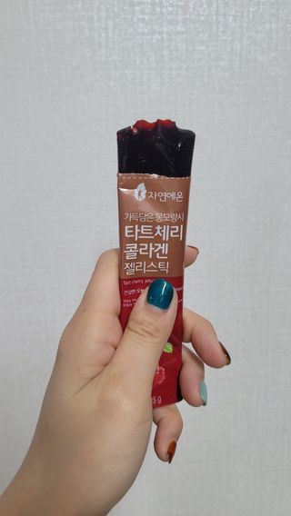 자연에온 가득담은 몽모랑시 타트체리 콜라겐 젤리스틱 — 5점을 준 리뷰어가 2021년 1월 올린 사용 사진