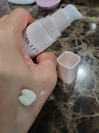 프리마인 선크림만 바꿨을 뿐인데 매일 물 2L챙겨먹고 기초케어 완벽하게 한 물빛피부 완성,셀라브UV프로텍터 — 5점을 준 리뷰어가 2023년 6월 올린 사용 사진