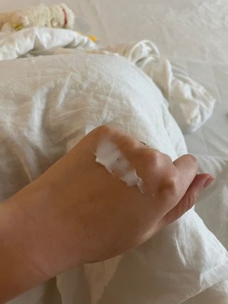 버텍스넘버원 버텍스 넘버원 햄프씨드오일 핸드밤, 바디크림 — 4점을 준 리뷰어가 2022년 3월 올린 사용 사진