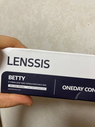 렌시스 LENSSIS [ 렌시스 ] 최적의 함수율로 오랫동안 촉촉한 원데이 렌즈 ｜ 5컬러 중 택1｜ — 5점을 준 리뷰어가 2021년 5월 올린 사용 사진