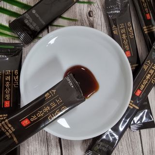 서울약사신협_6년근 고려홍삼정 천스틱 10g 30포 — 5점을 준 리뷰어가 2021년 11월 올린 사용 사진