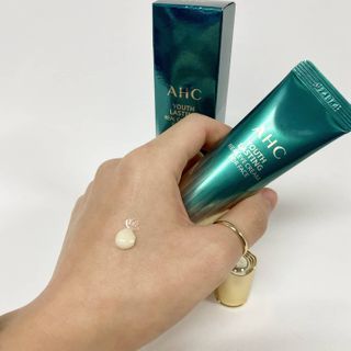 [NEW 탄력유턴 아이크림] AHC 유스 래스팅 리얼 아이크림 포 페이스 — 5점을 준 리뷰어가 2021년 2월 올린 사용 사진