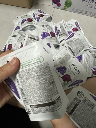 [이롬] 유기농 비타주스 포도비트 110mL x 24입 — 5점을 준 리뷰어가 2022년 7월 올린 사용 사진