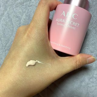AHC 아우라 시크릿 톤업 벨벳 — 4.5점을 준 리뷰어가 2021년 4월 올린 사용 사진