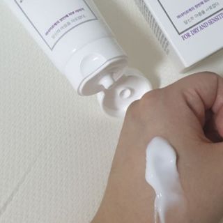 셀프 모이스처라이징 프로텍션 크림 셀프 모이스처라이징 프로텍션크림 — 5점을 준 리뷰어가 2022년 4월 올린 사용 사진