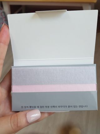 [갸스비] 메이크업은 그대로, 피지만 쏙 - BB킵 오일컨트롤 파우더 페이퍼 — 5점을 준 리뷰어가 2021년 6월 올린 사용 사진