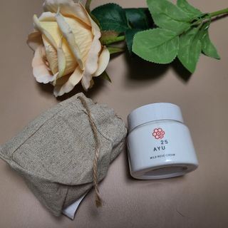 AYU25[아유트웬티파이브]다마스크로즈워터 베이스 천연 수분 촉촉 크림 — 5점을 준 리뷰어가 2021년 3월 올린 사용 사진