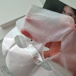 리브얼 | LIVALL 바이오셀룰로오스 마스크 레스트 앤 글로우 33ml  x 3개입 — 5점을 준 리뷰어가 2022년 6월 올린 사용 사진
