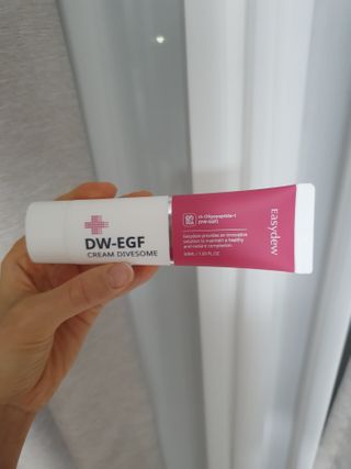 이지듀 DW-EGF 크림 다이브좀_콜라겐이 쏙쏙, 탄력피부로 다이빙 — 5점을 준 리뷰어가 2021년 2월 올린 사용 사진