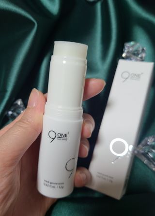 작심연구소 죽어가는 피부를 구원해줄 피부환생 메디 구원 스틱(MEDI 9-ONE STICK) — 5점을 준 리뷰어가 2022년 8월 올린 사용 사진