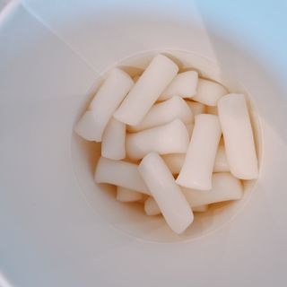 유비쿡 컵떡볶이 매운컵떡볶이2개/ 짜장컵떡볶이 2개  총 4개세트 — 5점을 준 리뷰어가 2021년 3월 올린 사용 사진
