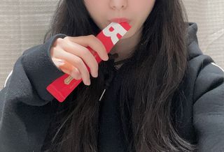 디오르 버닝레드 — 5점을 준 리뷰어가 2022년 2월 올린 사용 사진
