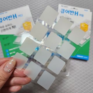 [큐어반H 커팅] 간편하게 떼서 쓰는 자외선차단 습윤밴드 (1팩/30매입) — 5점을 준 리뷰어가 2022년 11월 올린 사용 사진