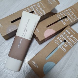 [후르디아] 끈적임 없는 착한성분 비건  핸드크림 3종 — 4점을 준 리뷰어가 2021년 10월 올린 사용 사진