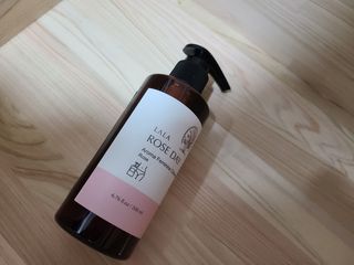 라라로즈데이 시즌2 여성청결제 200ml 아로마 페미민 클렌저, 독일더마인증 — 5점을 준 리뷰어가 2021년 8월 올린 사용 사진