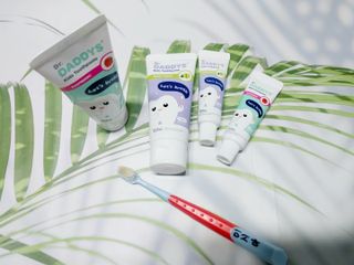 닥터데디스 안심저불소 키즈치약 (라즈베리, 청포도향 중 택 1) 60g +  여행용 미니 치약 15g — 5점을 준 리뷰어가 2022년 8월 올린 사용 사진
