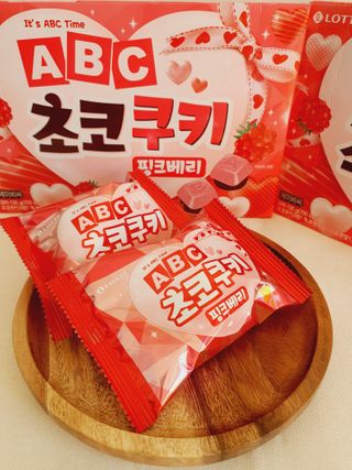 롯데제과 ABC초코쿠키 핑크베리 — 5점을 준 리뷰어가 2021년 2월 올린 사용 사진
