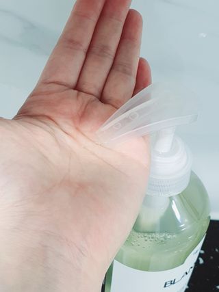 빅그린 니치 퍼퓸 바이옴바디워시 500ml(상탈, 블랙베리&베이, 블랑쉐 3종 중 택1) — 5점을 준 리뷰어가 2022년 7월 올린 사용 사진