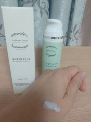 술람미네이처 자연주의 화장품ㅣ속보습 충전 + 민감/트러블 피부 진정 - 알로에 듬뿍 수분 크림 50ml — 4점을 준 리뷰어가 2022년 6월 올린 사용 사진