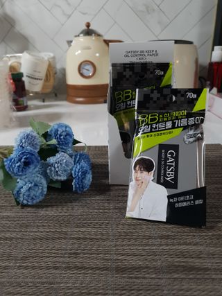 [갸스비] 메이크업은 그대로, 피지만 쏙 - BB킵 오일컨트롤 파우더 페이퍼 — 5점을 준 리뷰어가 2021년 10월 올린 사용 사진