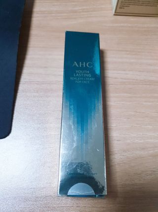[NEW 탄력유턴 아이크림] AHC 유스 래스팅 리얼 아이크림 포 페이스 — 5점을 준 리뷰어가 2021년 2월 올린 사용 사진