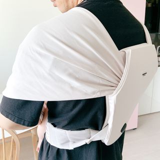 베베누보 다이얼핏 밀착 아기띠 더 이지슬링 Lv3 — 3.5점을 준 리뷰어가 2021년 6월 올린 사용 사진
