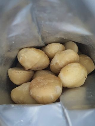 도이퉁 마카다미아 넛 90g  로얄 마카넛 오리지널 쏠트 허니 — 5점을 준 리뷰어가 2021년 3월 올린 사용 사진