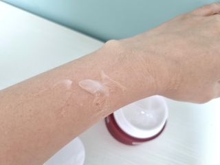 레드투래드 센서티브 슈퍼 크림 50ml — 5점을 준 리뷰어가 2021년 10월 올린 사용 사진