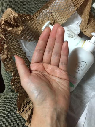 mom e 맘이 내추럴 베이비 케어 샴푸앤바스+로션 — 5점을 준 리뷰어가 2021년 1월 올린 사용 사진
