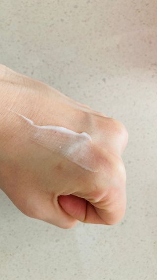 mom e 맘이 내추럴 베이비 케어 샴푸앤바스+로션 — 5점을 준 리뷰어가 2021년 1월 올린 사용 사진
