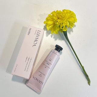 러브모아 향수 고체향수 승무원 고체향수 바르는 향수 니치향수 도손 우드세이지 앤 씨솔트 — 5점을 준 리뷰어가 2022년 10월 올린 사용 사진