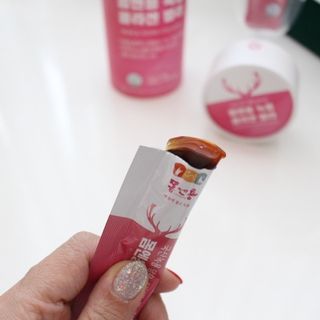 [몸엔용] 녹용 담은 탱탱 콜라겐 녹용 콜라겐 젤리 15g x 20포 — 5점을 준 리뷰어가 2022년 4월 올린 사용 사진