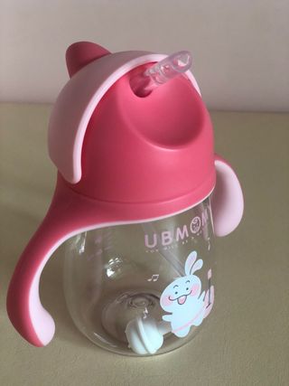 유비맘 트라이탄 코니빨대컵_컬러 랜덤 발송 — 5점을 준 리뷰어가 2021년 3월 올린 사용 사진