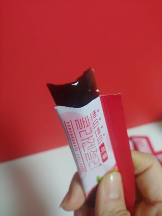 헬스업_쁘띠쁘띠석류콜라겐젤리_20g x 14포 — 3점을 준 리뷰어가 2020년 12월 올린 사용 사진