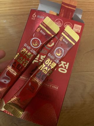 힘내라김홍삼 하루홍삼정스틱 10g x 10포 — 5점을 준 리뷰어가 2021년 3월 올린 사용 사진