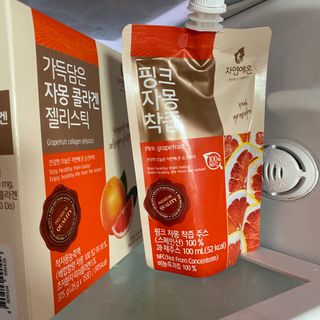 자연에온 핑크 자몽 착즙 100mL 10개입 1BOX +가 득담은 자몽 콜라겐 젤리스틱 1BOX — 5점을 준 리뷰어가 2021년 6월 올린 사용 사진
