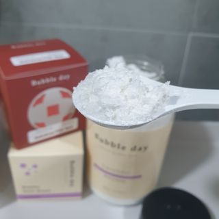 버블데이 아로마/과일 거품 입욕제 — 5점을 준 리뷰어가 2021년 7월 올린 사용 사진