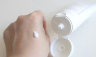 셀프 모이스처라이징 프로텍션 크림 셀프 모이스처라이징 프로텍션크림 — 4점을 준 리뷰어가 2022년 4월 올린 사용 사진