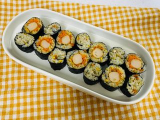 해풀잎 누구나 김밥*1ea [(혼합야채 35g *1ea,  김밥김 (5g, 5ea),  양념간장 (6g, 5ea), 참기름(5g, 2ea)] — 4점을 준 리뷰어가 2022년 8월 올린 사용 사진