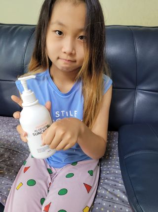 [닥터문] 프리미엄 알로에베라 선크림 500ml — 5점을 준 리뷰어가 2022년 7월 올린 사용 사진