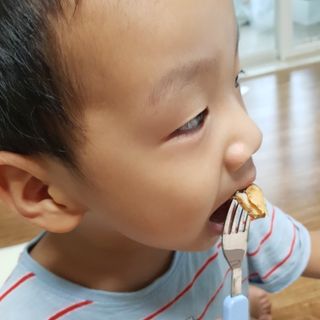 굽네몰 [굽네] 훈제 닭가슴살 2종 6팩 — 5점을 준 리뷰어가 2021년 8월 올린 사용 사진