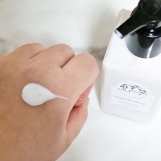 줄라이 모닝 _ JULY MORNING 줄라이모닝 하이드레이팅 퍼퓸드 바디앤핸드 에멀젼 — 5점을 준 리뷰어가 2021년 11월 올린 사용 사진