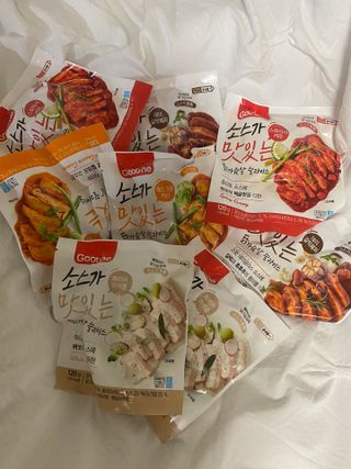 굽네몰 [굽네] 소스가 맛있는 닭가슴살 슬라이스 4종 — 5점을 준 리뷰어가 2021년 5월 올린 사용 사진