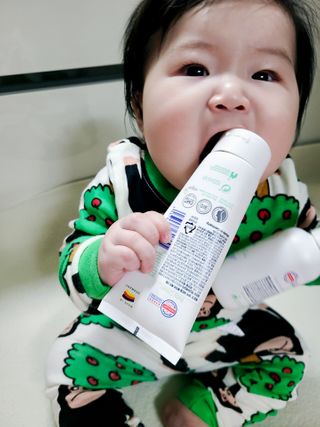 mom e 맘이 내추럴 베이비 케어 크림+바디오일 — 5점을 준 리뷰어가 2021년 1월 올린 사용 사진