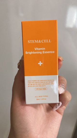체르엠 스템앤셀 비타민 브라이트닝 에센스 30ml 1개 — 4.5점을 준 리뷰어가 2022년 3월 올린 사용 사진