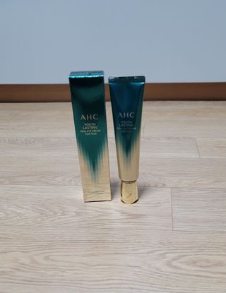 [NEW 탄력유턴 아이크림] AHC 유스 래스팅 리얼 아이크림 포 페이스 — 4.5점을 준 리뷰어가 2021년 1월 올린 사용 사진