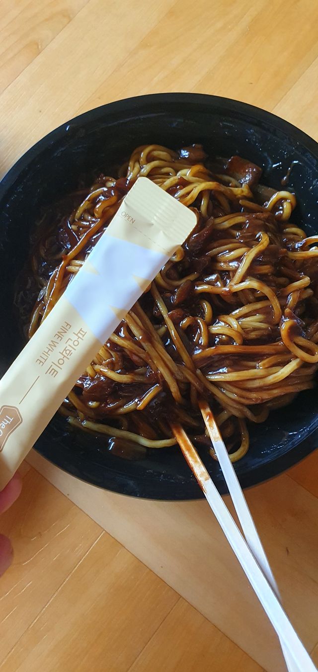 파인화이트 & 버닝레드 리뷰 사진