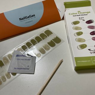 [네일가게] 햇빛에 닿으면 색이 변하는 신기한 햇살 반전 네일스티커_B — 4점을 준 리뷰어가 2021년 8월 올린 사용 사진
