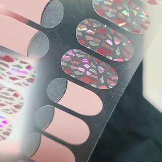 [네일가게] 햇빛에 닿으면 색이 변하는 신기한 햇살 반전 네일스티커_B — 5점을 준 리뷰어가 2021년 9월 올린 사용 사진