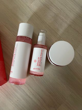 아이앤립 / EYENLIP 아이앤립 연어오일 리바이탈라이징 토너+앰플+크림 3종 세트 — 4.5점을 준 리뷰어가 2021년 10월 올린 사용 사진